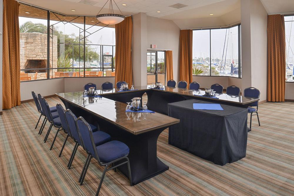 Holiday Inn Express Hotel & Suites Ventura Harbor By Ihg מראה חיצוני תמונה