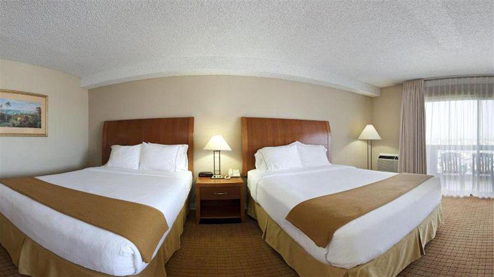 Holiday Inn Express Hotel & Suites Ventura Harbor By Ihg מראה חיצוני תמונה