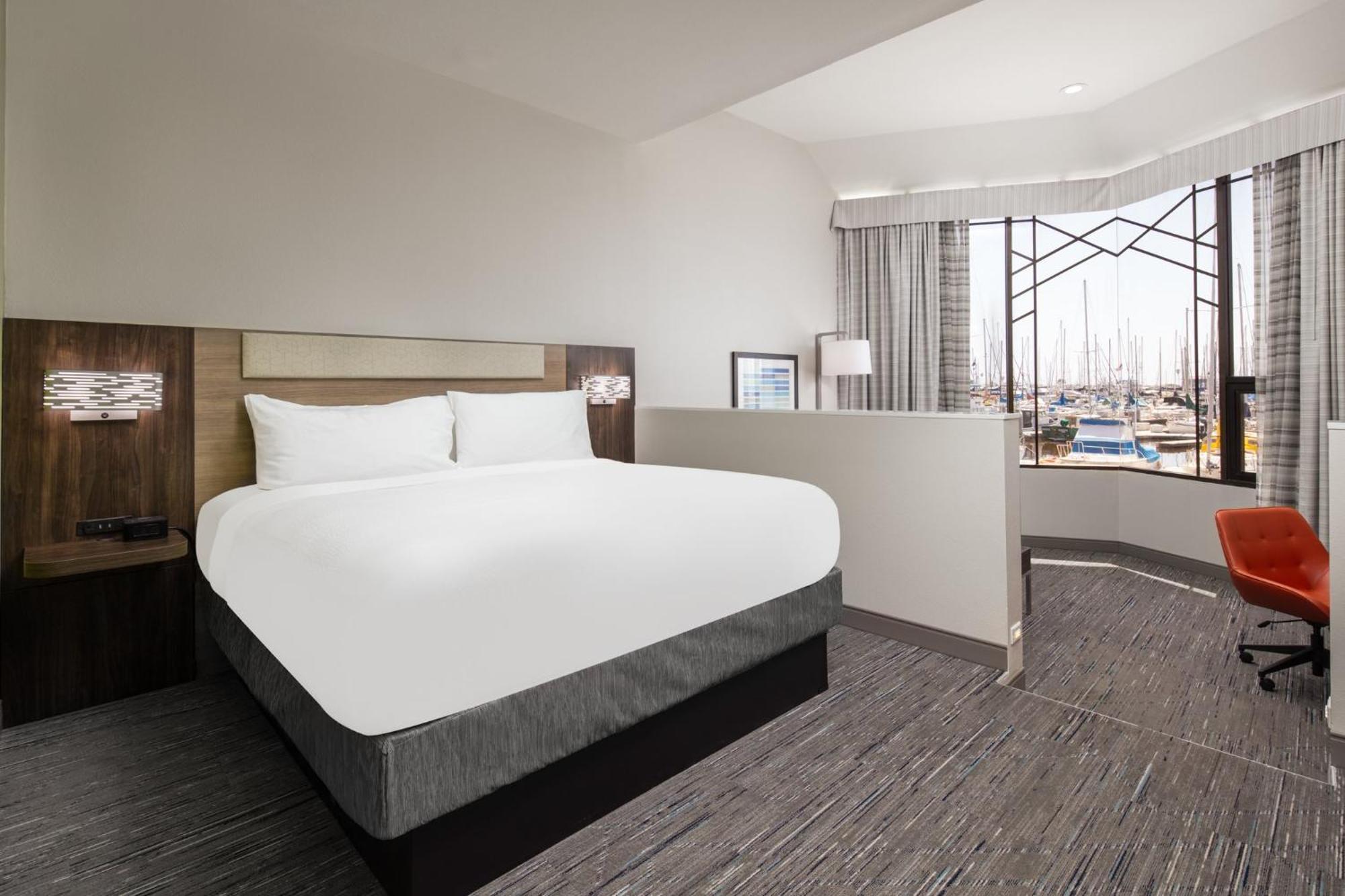 Holiday Inn Express Hotel & Suites Ventura Harbor By Ihg מראה חיצוני תמונה