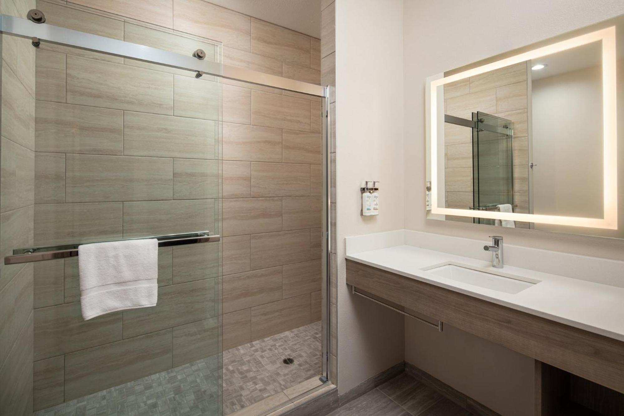 Holiday Inn Express Hotel & Suites Ventura Harbor By Ihg מראה חיצוני תמונה