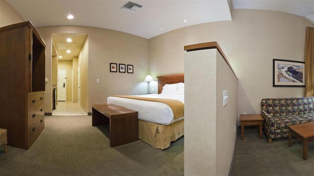 Holiday Inn Express Hotel & Suites Ventura Harbor By Ihg מראה חיצוני תמונה