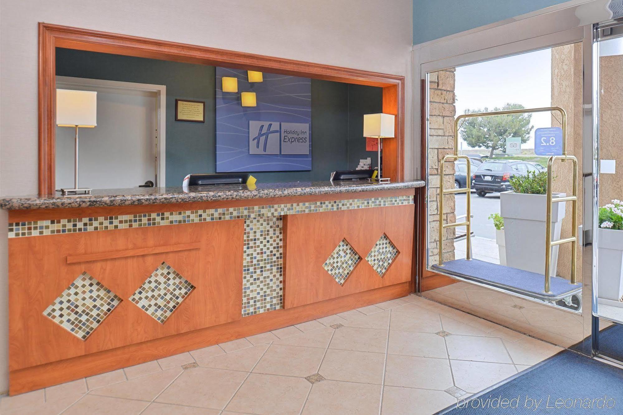 Holiday Inn Express Hotel & Suites Ventura Harbor By Ihg מראה חיצוני תמונה